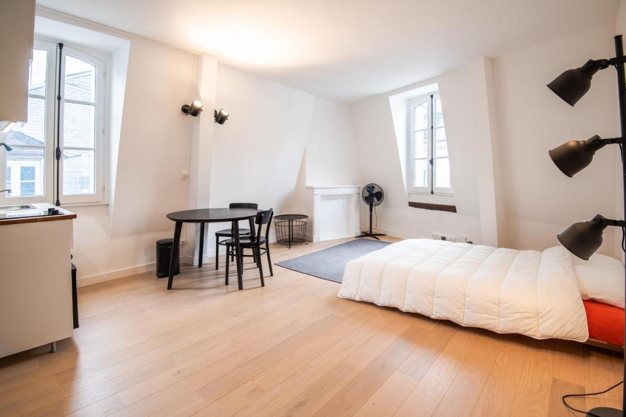 Recent Studio A Deux Pas Du Vieux Tours Apartment Exterior photo